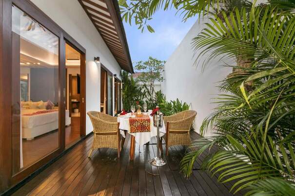 Anari VIllas Kuta Pool Dining